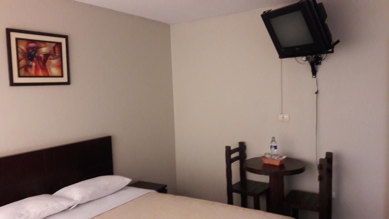 Antares Inn Lima Bagian luar foto